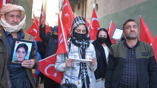 Hakkarili ailelerin evlat nöbeti devam ediyor