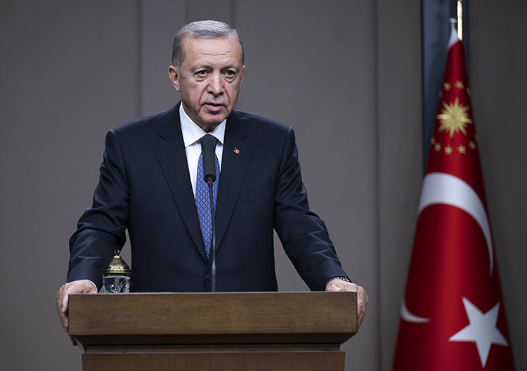 Erdoğan: Bu ağır imtihanın üstesinden alnımızın akıyla geleceğimize inanıyorum