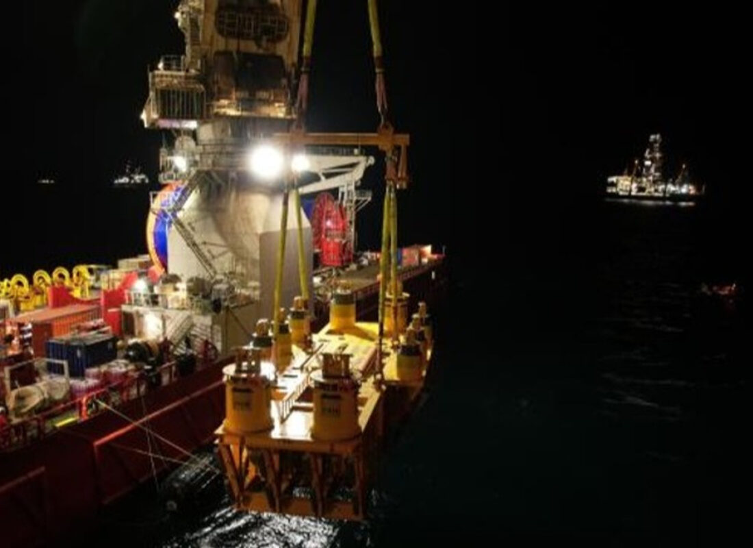 Karadeniz gazında yeni gelişme: “Peçenek” deniz altına indirildi