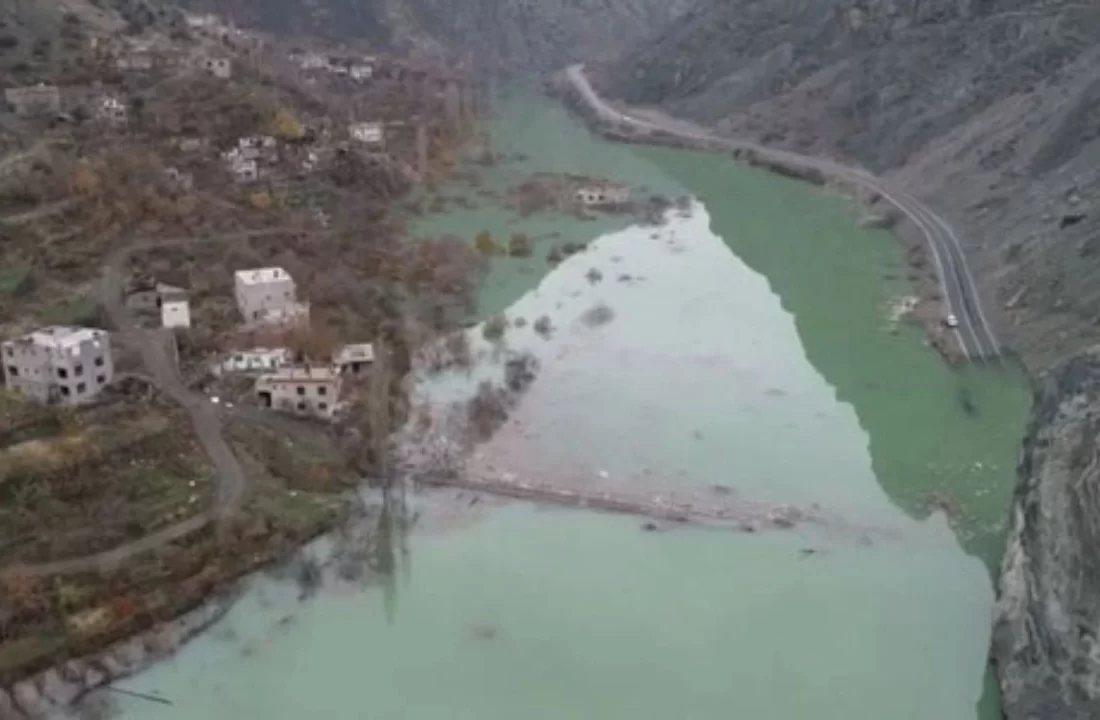 Yusufeli yükselmeye devam ediyor! Asma köprü de tarih oldu