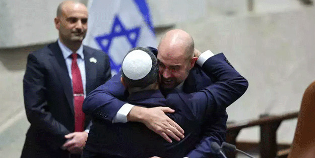 İsrail meclisinde eşcinsel başkan