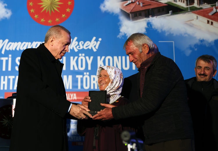 Cumhurbaşkanı Erdoğan: Manavgat’ta afet köy konutlarını yüzde 66 indirimle sahiplerine vereceğiz
