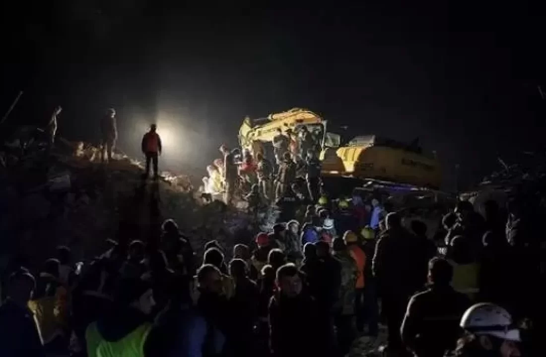 Depremin 167. saatinde enkazdan yürüyerek çıktı!