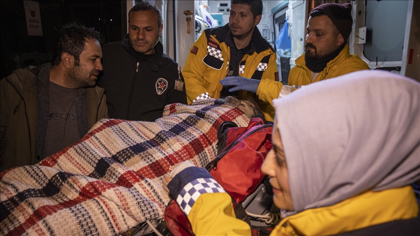Kahramanmaraş’ta enkaz altında kalan kadın depremin 257. saatinde kurtarıldı