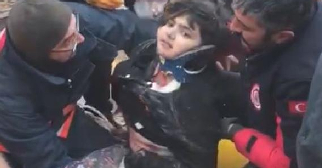 Eylül’e annesi ve babası siper olmuş: ‘Yastık sandık meğerse annesiymiş”