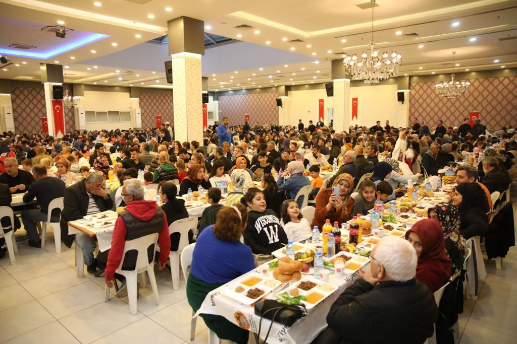 MHP Alanya’da Depremzedelerle İftarda Buluştu