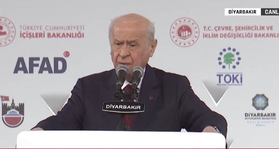 MHP lideri Devlet Bahçeli’den önemli açıklamalar: Diyarbakır’da deprem konutlarının temeli atılıyor