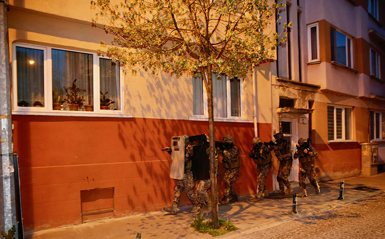 Terör örgütü MLKP’ye 8 ilde operasyon: 10 gözaltı
