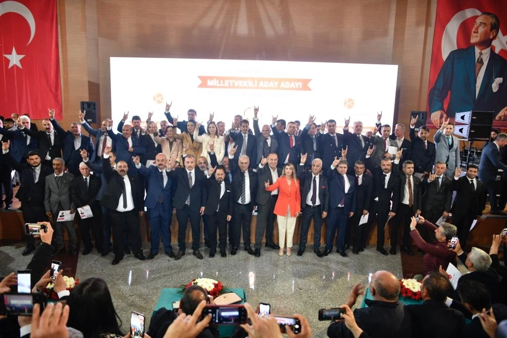 MHP’li Akçay: Zillet’in protokolünde Atatürk de Türk milleti de yok