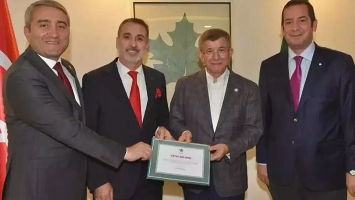 Gelecek Partisi’nde deprem! İstifa etti