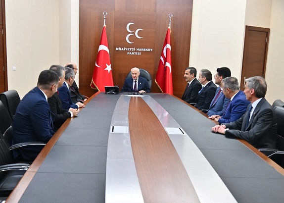 Türkiye Kamu-Sen’den MHP lideri Bahçeli’ye ziyaret