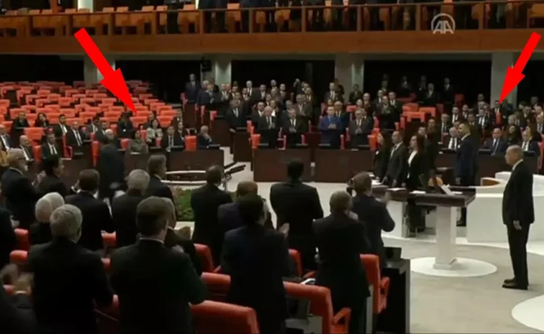 Meclis’te büyük saygısızlık! CHP ve YSP sıraları yine şaşırtmadı