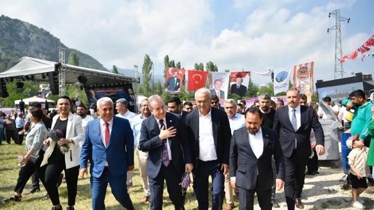 MHP Lideri Bahçeli’nin sloganı Adana’da hayat buluyor…
