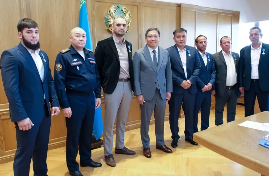 2 Türk Kazakistan’da kahraman ilan edildi! Devlet madalyası verildi