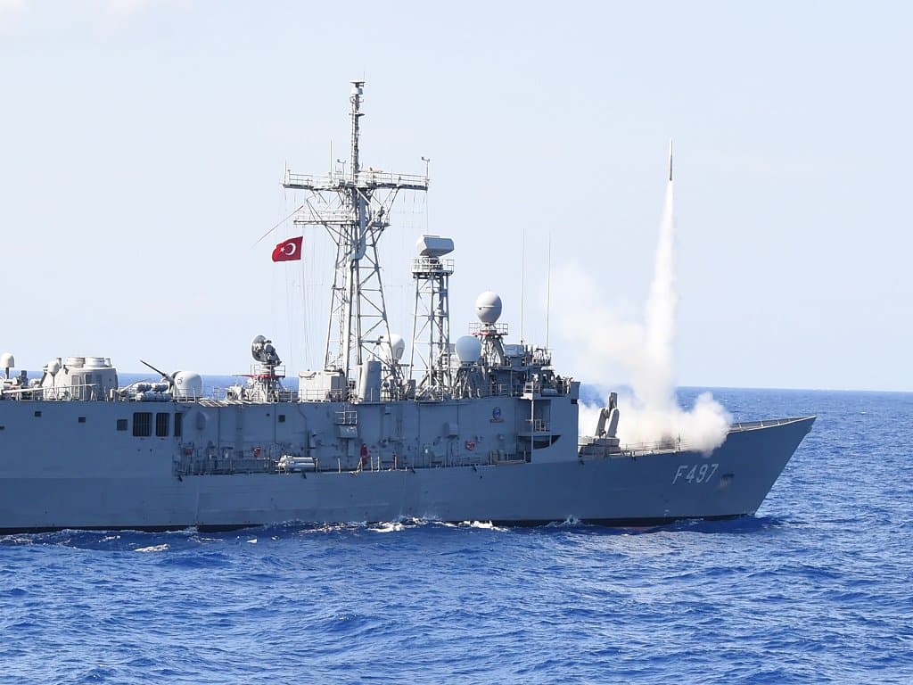 TCG GEDİZ’e Libya’da düşürdüğü SİHA’lar için özel işaret