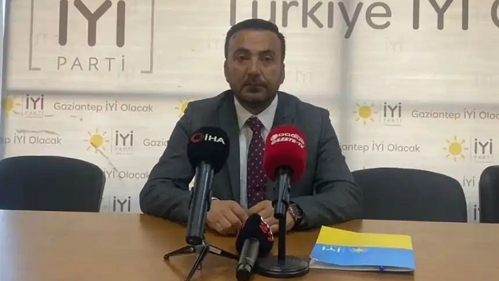 İP’de istifa depremi!