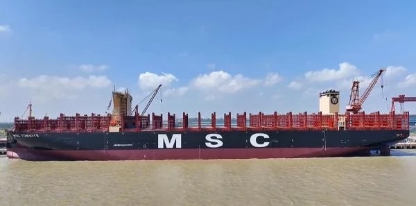 Dünyanın en büyük konteyner gemisine ‘Türkiye’ adı verildi