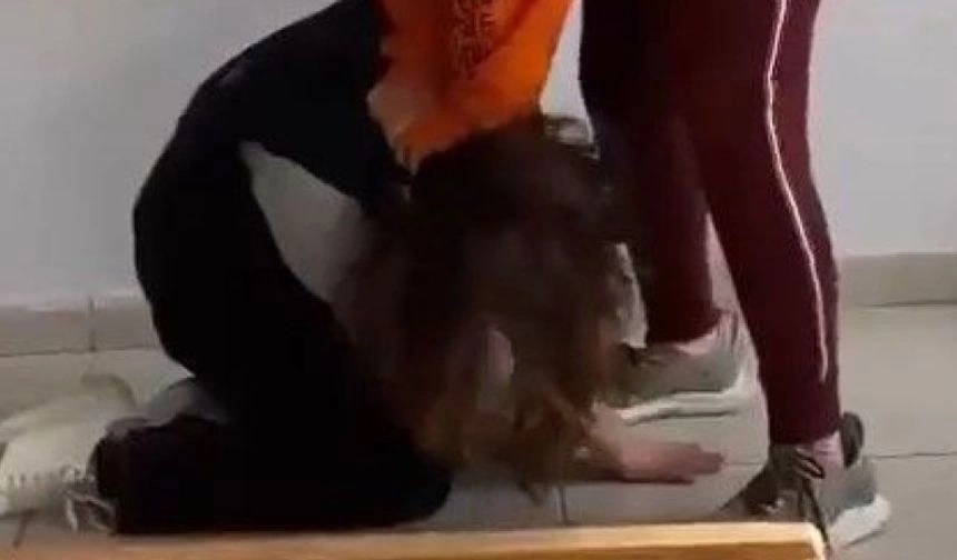 Okulda korkunç görüntü: Genç kıza ‘Saçın çok güzelmiş’ dayağı
