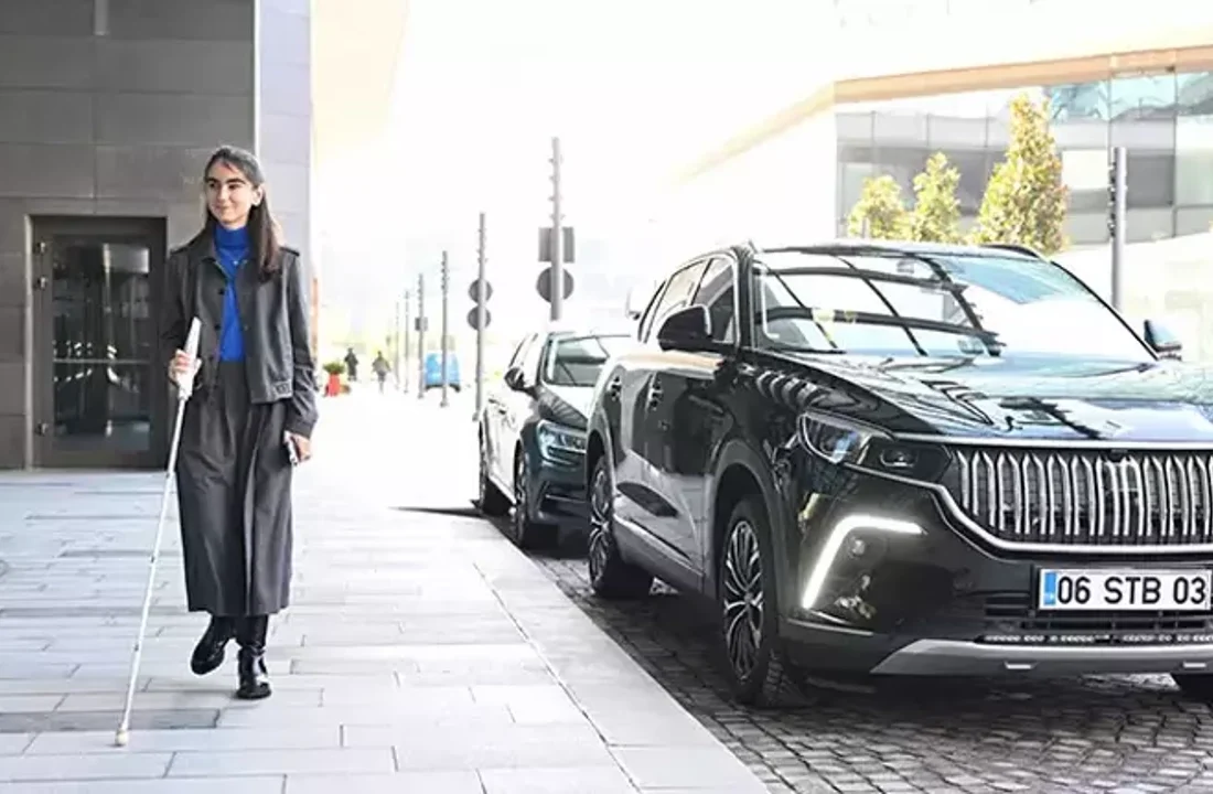 Görme engelli genç girişimci Zülal, geliştirdiği teknolojiyle Togg’un gözleri oldu