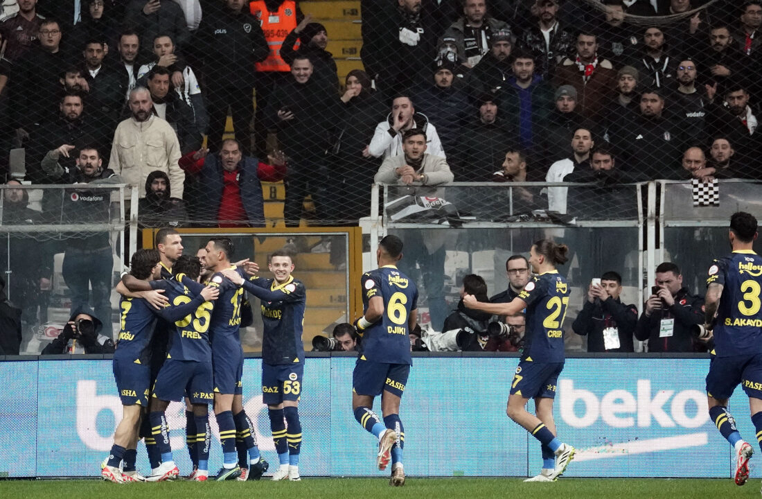 Fenerbahçe derbiyi kazandı! Liderliğe devam etti