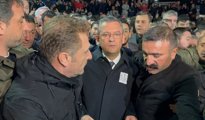 Şehit cenazesinde Özgür Özel’e büyük tepki!