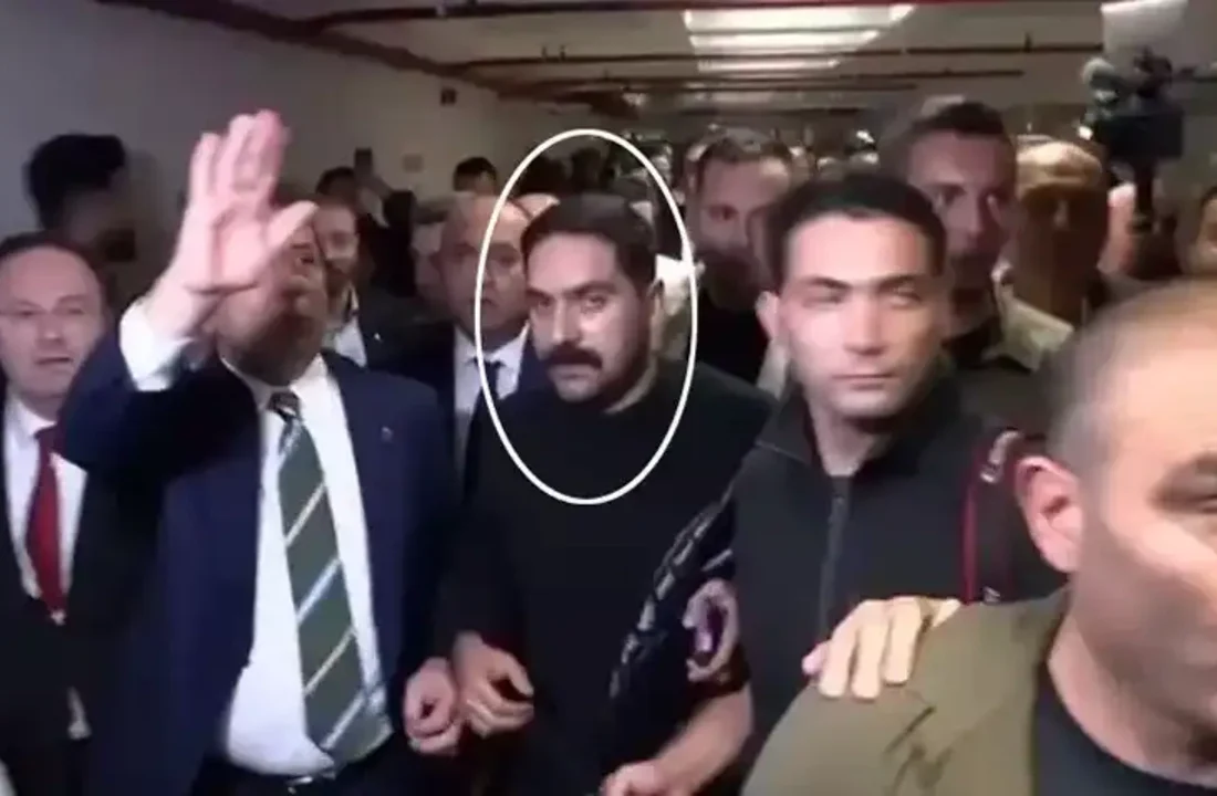 CHP kurultayına kol kola geldiği isim, İmamoğlu’nu afişe etti: Talimat aldım