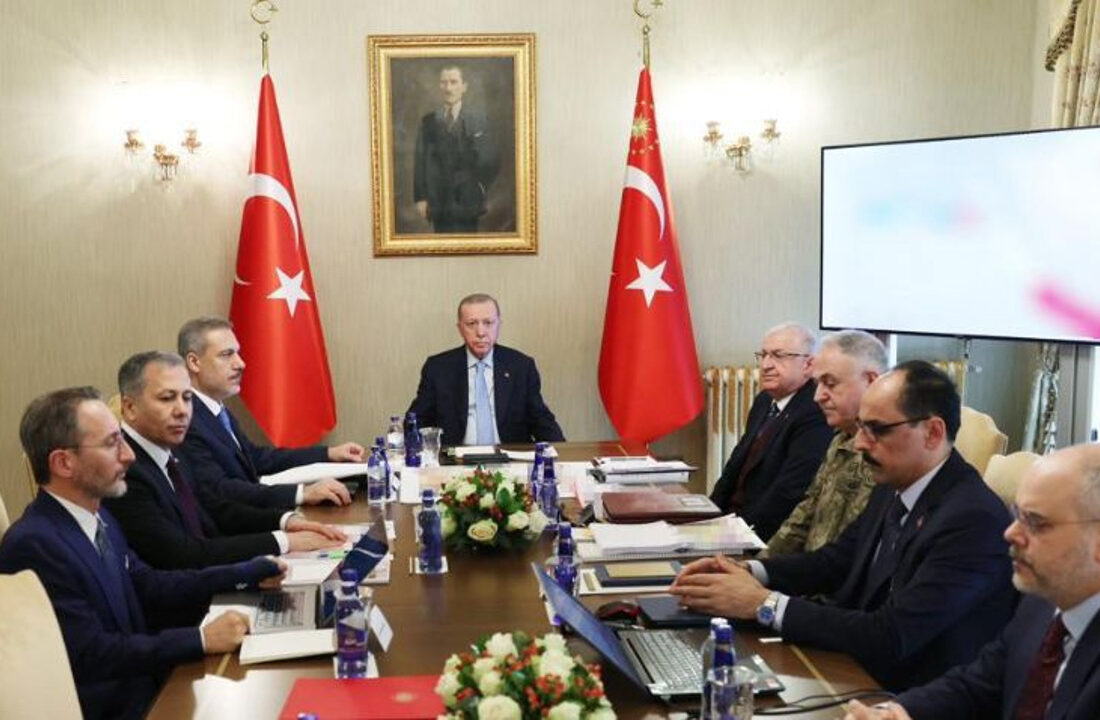 Dolmabahçe’de kritik zirve! ‘Sınırımızda teröristan kurulmasına izin vermeyeceğiz’