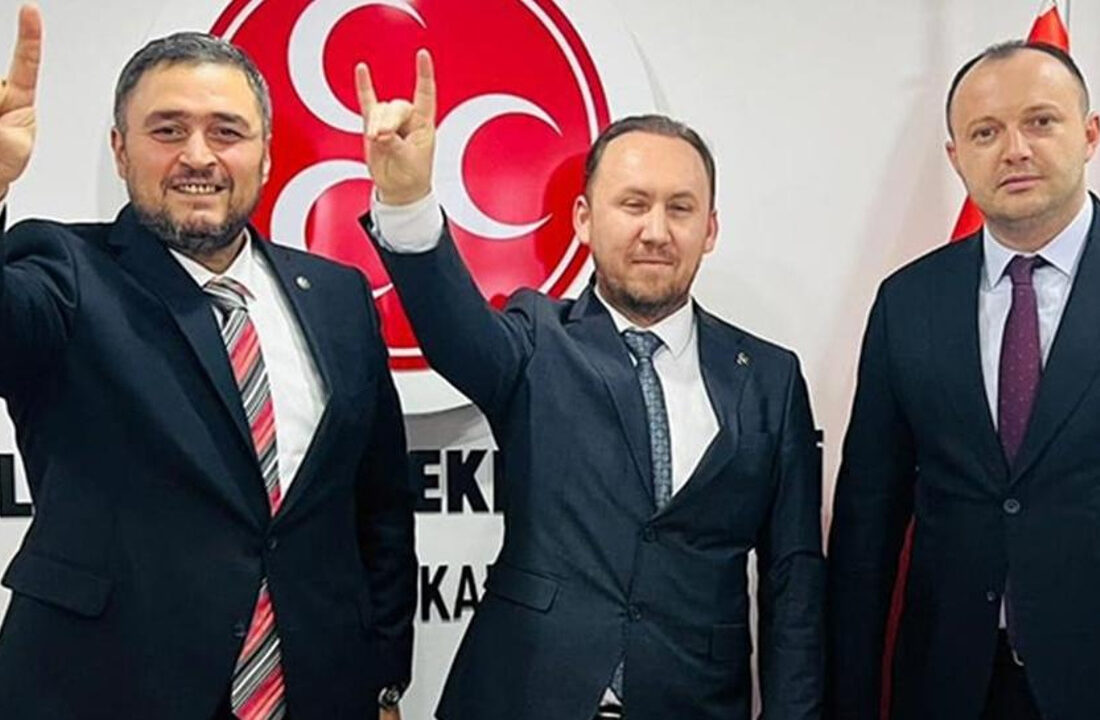 Toplu istifa: Hep birlikte MHP’ye geçtiler