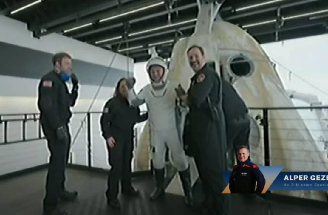 Ve Alper Gezeravcı 20 gün sonra Dünya’da! Kapsülden çıkış yaptı