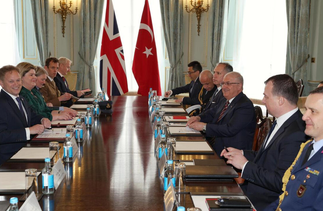 Bakan Güler mevkidaşı Grant Shapps ile bir araya geldi