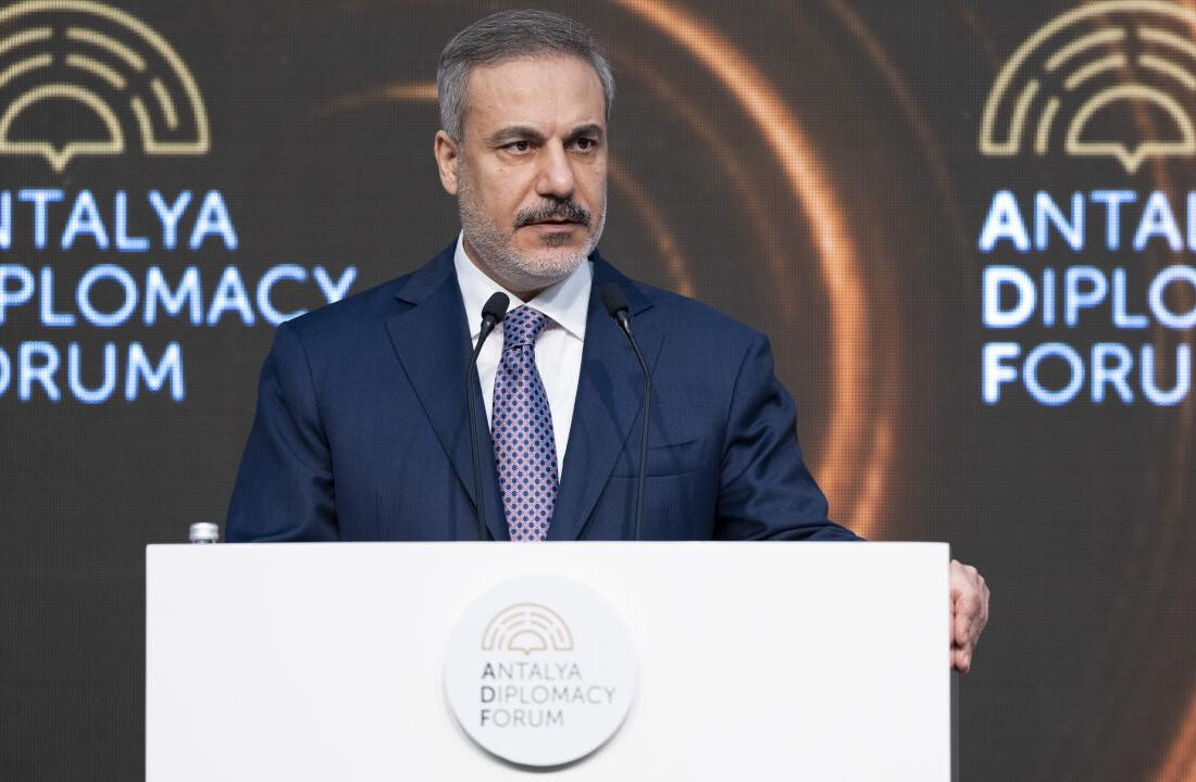 Hakan Fidan Katar’da ortak basın toplantısında konuştu