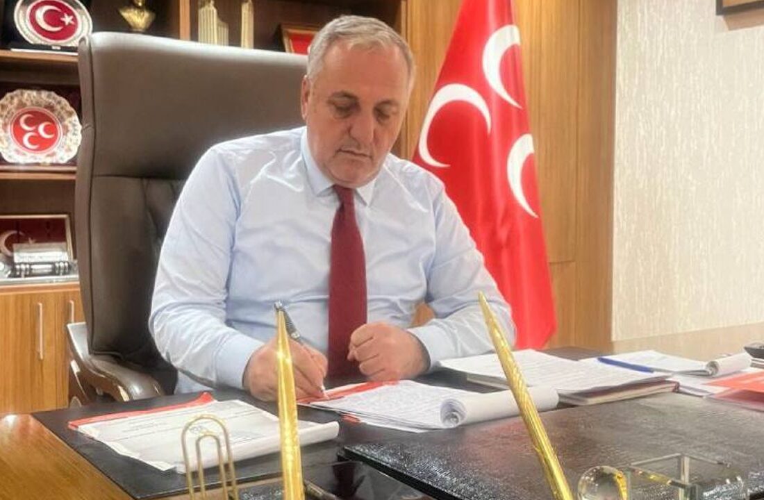 MHP’li Demirezen’den CHP’ye sert tepki: Riyakârlıkla bezeli siyasetiniz Pınarbaşı’nda ayyuka çıkmıştır