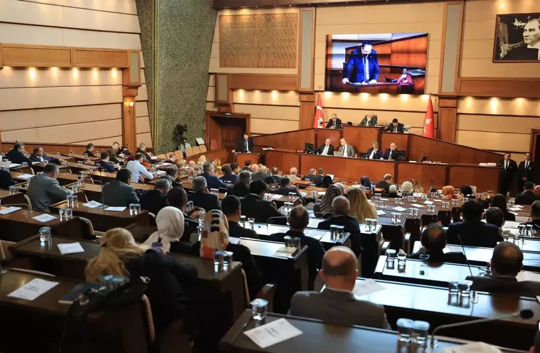 PKK’nın siyasi kolu DEM Parti ilk defa İBB’de! CHP listesinden meclis üyesi oldular