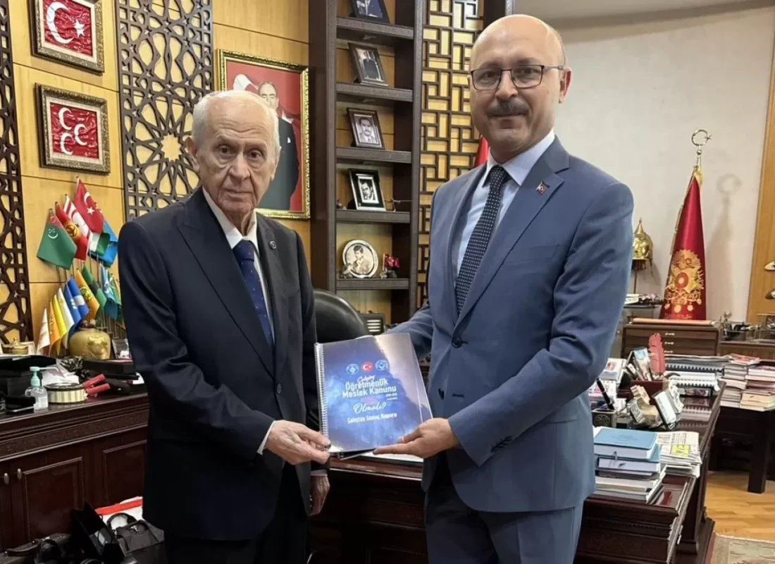 Türk Eğitim-Sen Genel Başkanı Talip Geylan, MHP Genel Başkanı Devlet Bahçeli’yi ziyaret etti