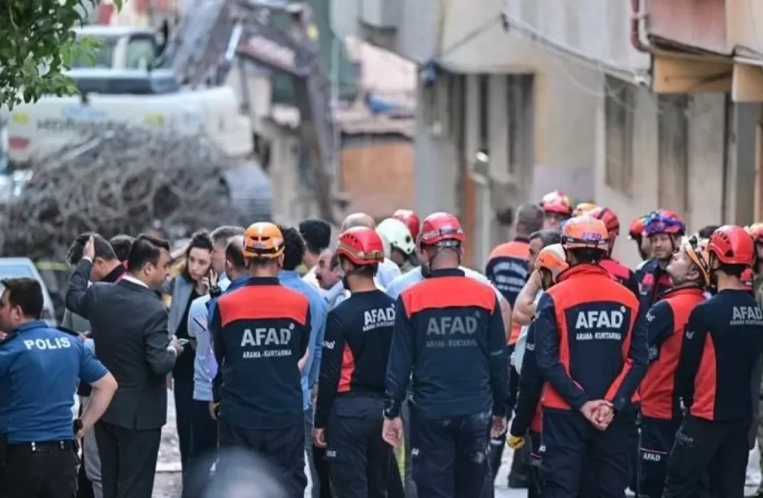 Bahçelievler’de 4 katlı bina kısmen çöktü! İstanbul Valiliği’nden açıklama geldi
