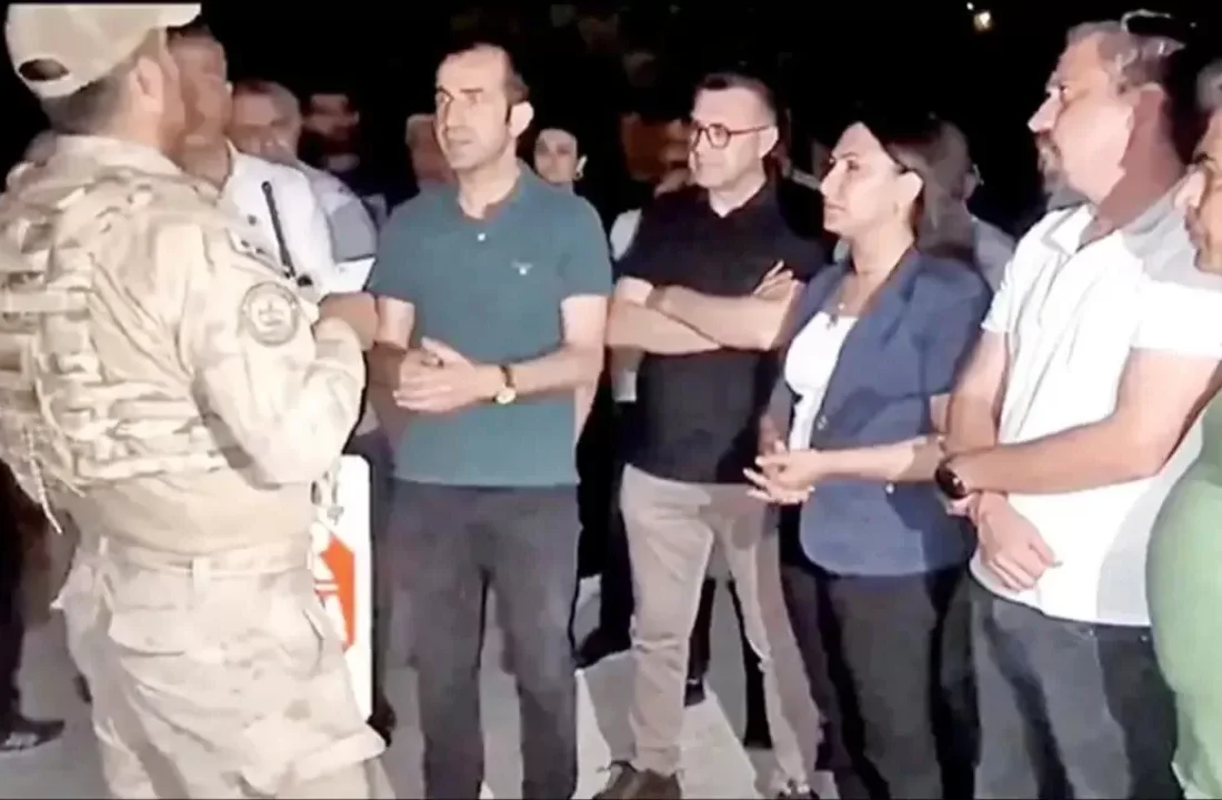 DEM’li vekiller teröristlere kalkan olamadı