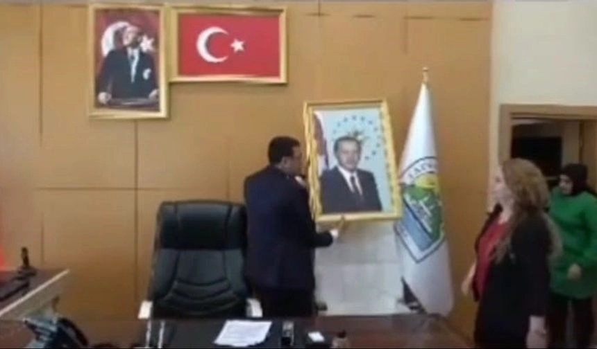 DEM Partili başkandan skandal hareket! Cumhurbaşkanı Erdoğan’ın fotoğrafını indirdi