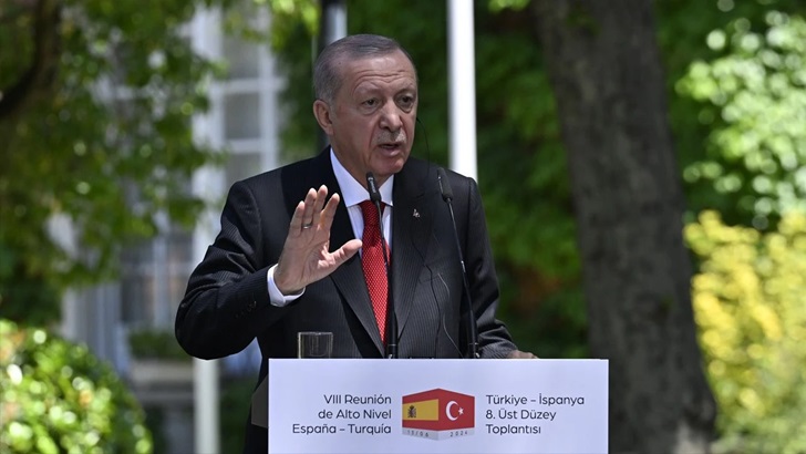 İspanyol gazetecinin sorusuna Cumhurbaşkanı Erdoğan’dan tepki: Teröristleri savunmanız üzücü
