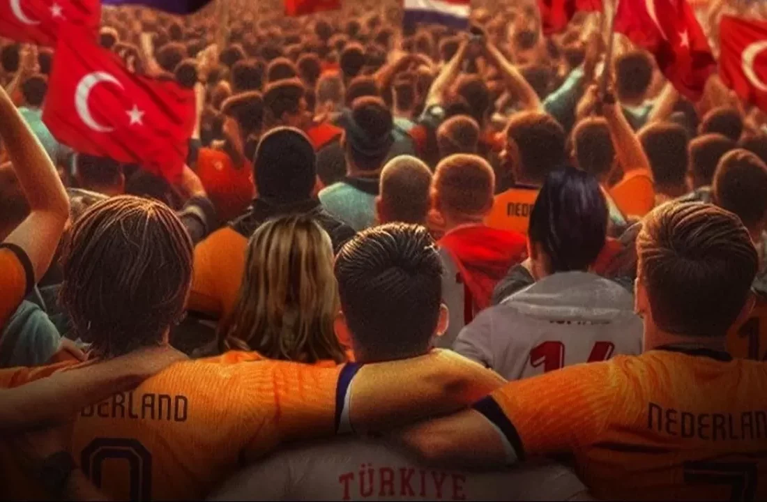 Milli maç öncesi dostluk mesajı! İki takımın taraftarları omuz omuza