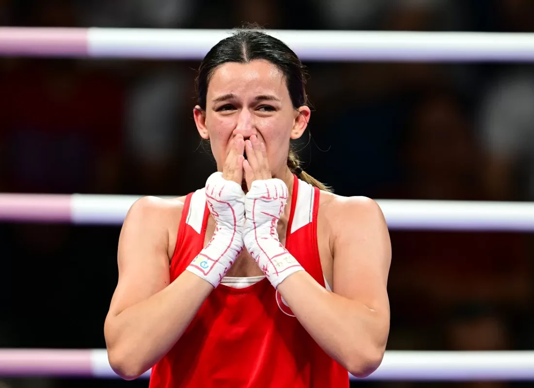 Boks kadınlar 54 kiloda mücadele eden Hatice Akbaş, finale yükseldi