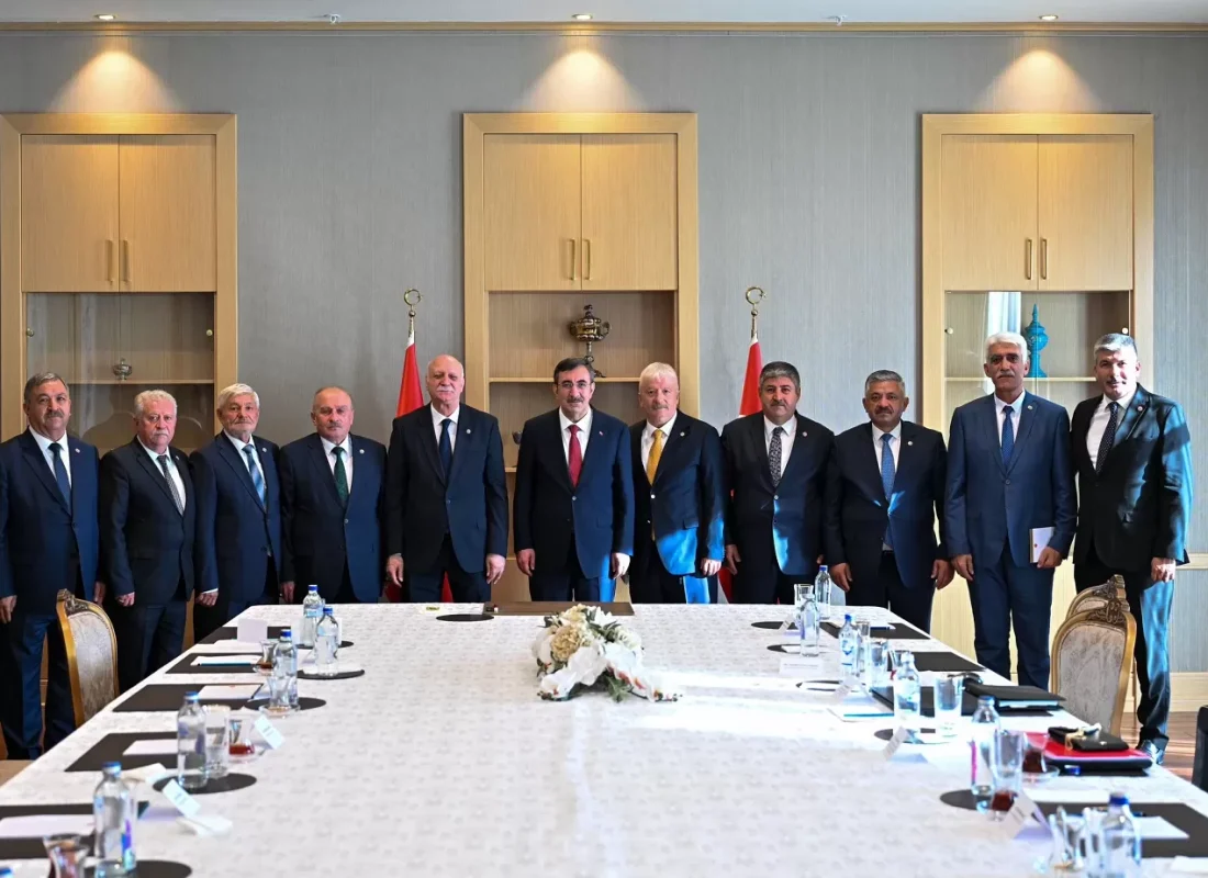 Cumhurbaşkanı Yardımcısı Yılmaz, TZOB yönetimini kabul etti