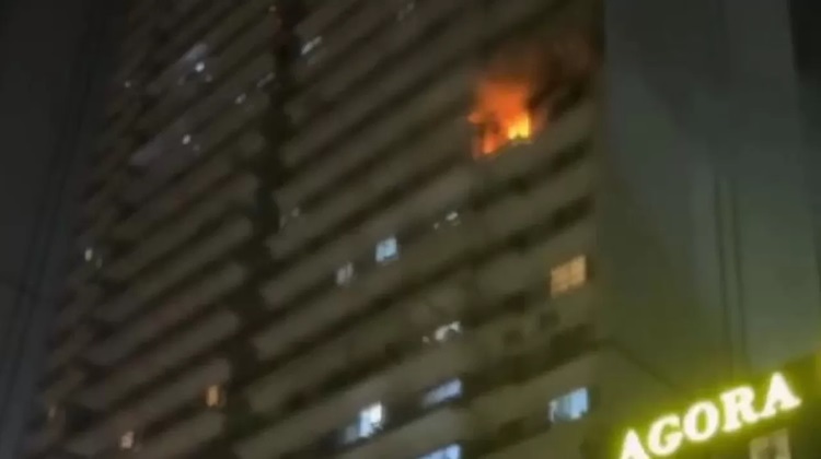 Esenyurt’ta 38 katlı binada yangın