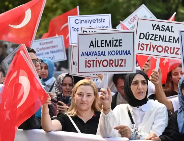 İstanbul’da LGBT propagandasına karşı “Büyük Aile Buluşması”