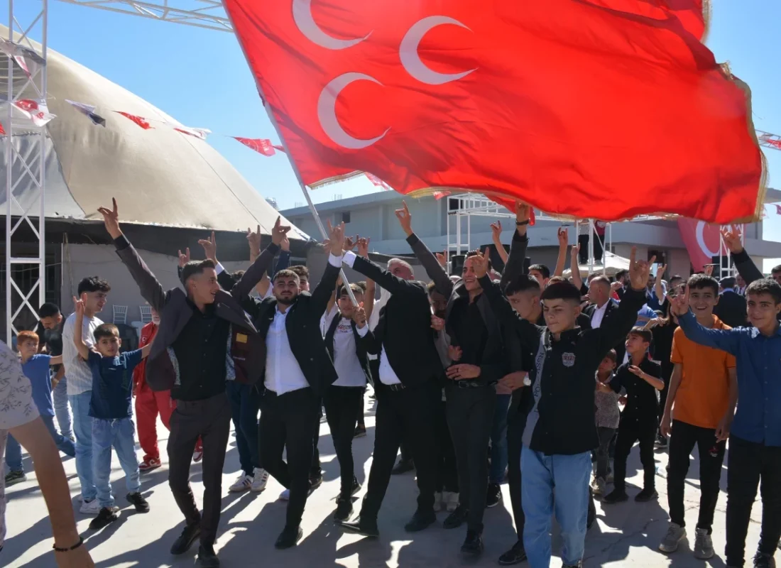 Şırnak’ta Belediye Başkanı Şükrü Bakış, MHP’ye geçti