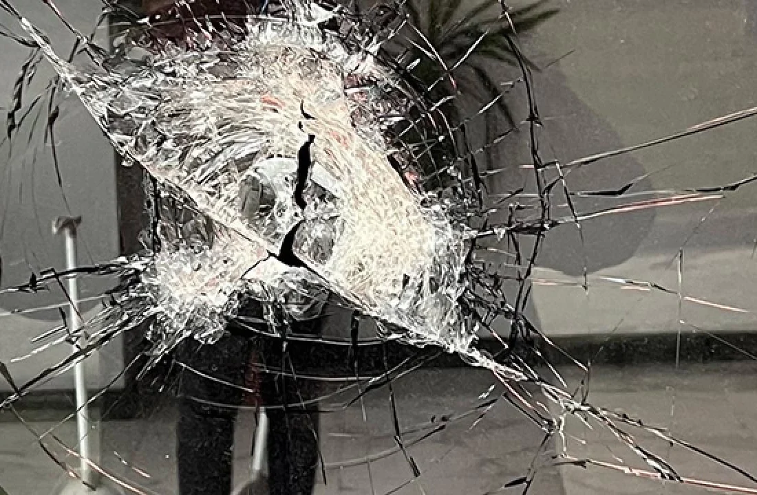 AK Parti Beylikdüzü İlçe Başkanlığı’na saldırı