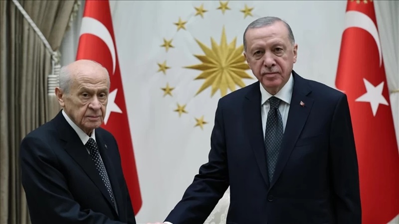 MHP Lideri Devlet Bahçeli’den Cumhurbaşkanı Erdoğan’a tebrik telefonu