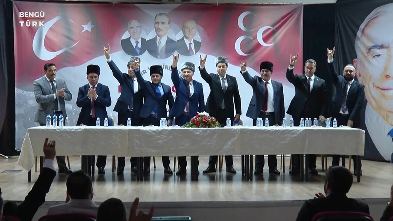 Milliyetçi Hareket Partisi “Bir ve Birlikte Hilal’e Doğru” toplantısında bir araya geldi