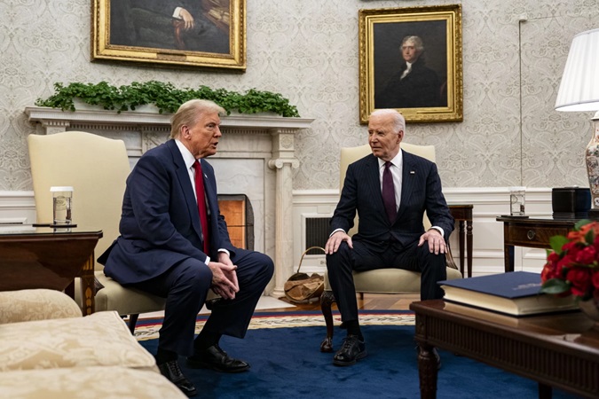Trump ve Biden Beyaz Saray’da buluştu