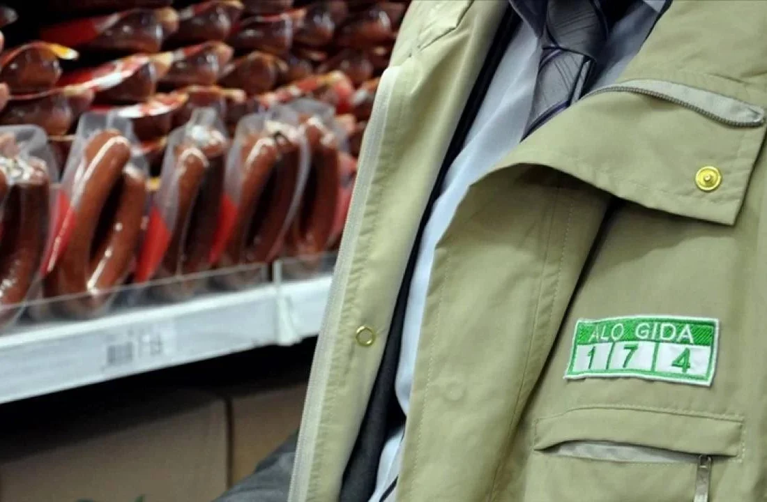 Sucuk ve kaburgada domuz eti