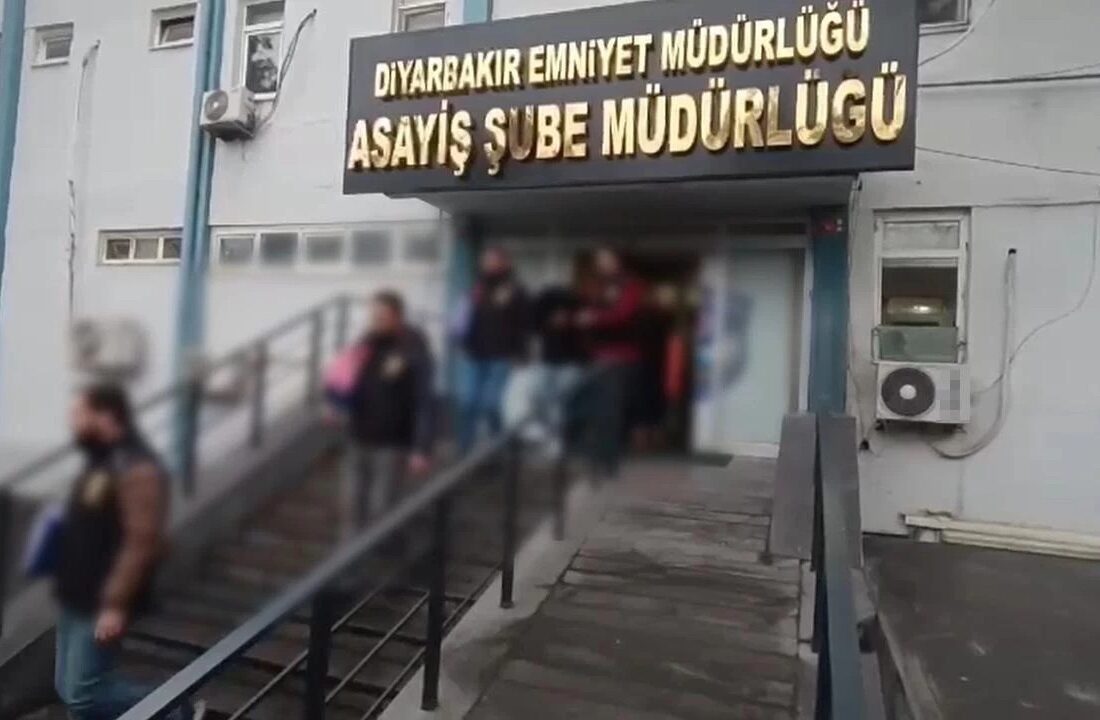 Diyarbakır merkezli 4 ilde “Maske” operasyonu: 15 tutuklama